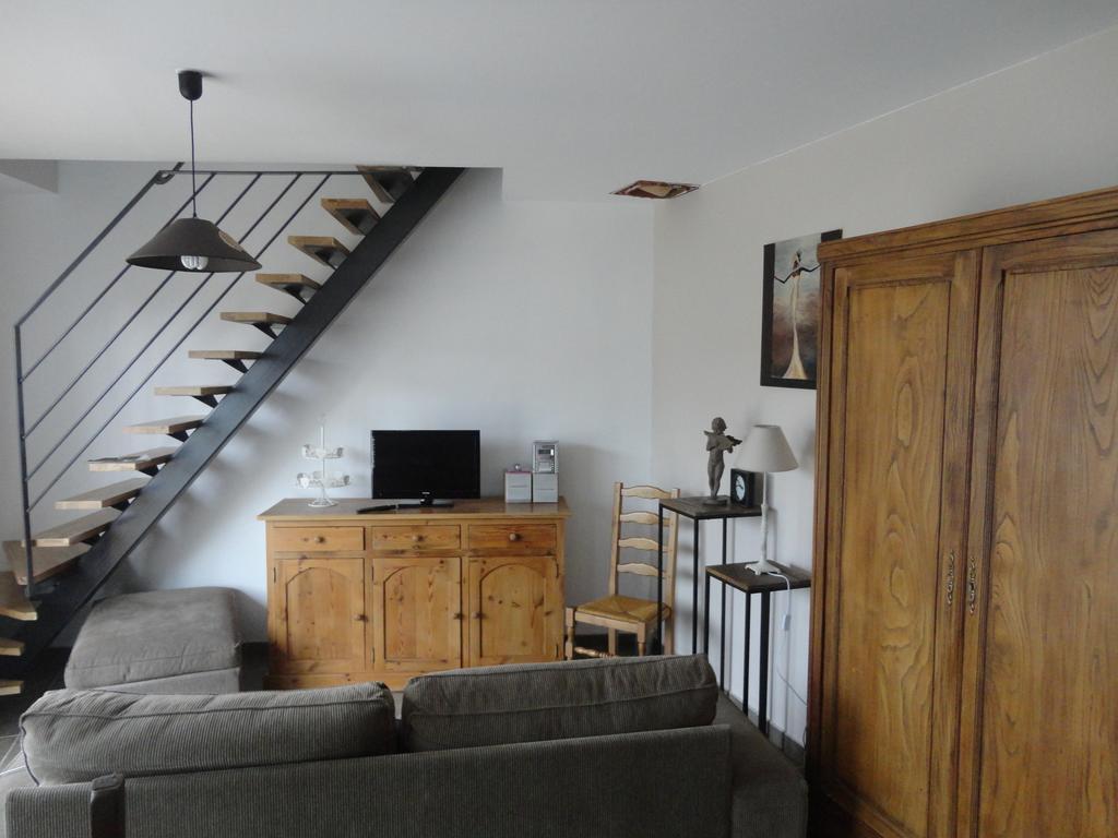 Whitley Cottage Condette Εξωτερικό φωτογραφία