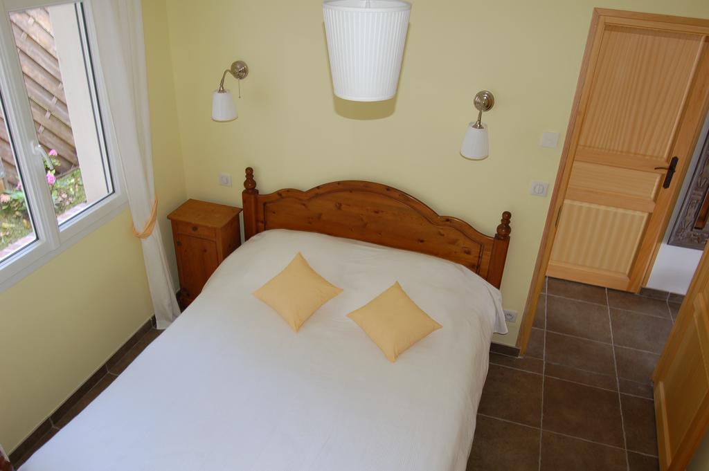 Whitley Cottage Condette Εξωτερικό φωτογραφία